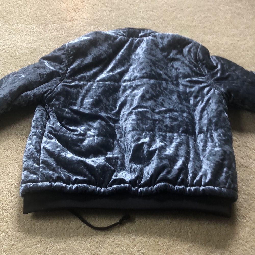 Beautiful like new velour puffer jacket Ci Sono Md - Picture 6 of 6